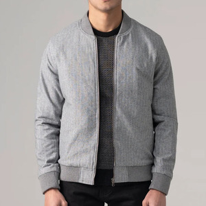 Chaqueta Bomber Gris Transpirable para Hombre, Cierre de Cremallera, Cuello Alto, Logotipo Frontal, Corte Regular, Poliéster/Nailon, Ropa de Exterior para Otoño - Product Image 1