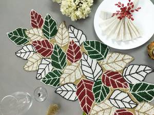 Chemin de table en tissu perlé fait main, forme irrégulière, design glamour, broderie noire et or, tapis de table - Product Image 1