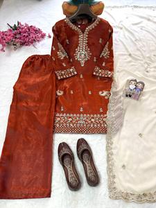 Ensemble Kurta Palazzo en Soie Brodé Traditionnel pour Femme avec Dupatta, Coupe Classique, Longueur Ras du Sol, Tenue de Soirée Style Inde Pakistan - Product Image 3