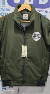 Chaqueta Estilo Verde Oliva de Calidad de Exportación con Múltiples Bolsillos para Camping, Senderismo y Trabajo, Disponible para la Venta - Product Image 3