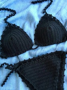 Ensemble de bikini brésilien crocheté avec pompons et perles - Product Image 3