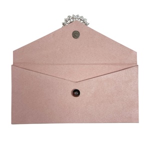 Prestige Creations – Carte de mariage de luxe avec fermeture magnétique, recouverte de tissu suédé, ornée d'une broche en strass estampillée à chaud - Product Image 2