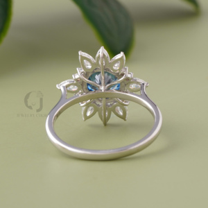 Bague en Moissanite Grise Foncée 2ctw Coupe Portugaise, Style Vintage Flocon de Neige Halo, Or Jaune, Cadeau d'Anniversaire, Fiançailles, Mariage - Product Image 4