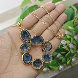 Collier Pendentif Géode Agate Druzy Naturelle Colorée de Haute Qualité, Grand Modèle, en Laiton Massif Plaqué Or 18 carats, Chaîne Tendance, Cadeau pour Femme - Product Image 5