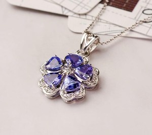 Pendentif Saphir Bleu Taille Trillion en Argent Sterling 925 Plaqué Or, Collier de Mariage Vintage Élégant en Moissanite, Cadeau d'Anniversaire - Product Image 3