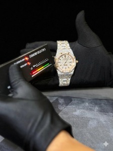 Reloj de Pulsera de Lujo para Hombre, Estilo Hip Hop, Alta Calidad, Diamantes Moissanite Personalizados, Diseño Clásico con Colgante, Totalmente Cubierto de Diamantes - Product Image 3