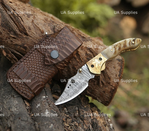 OEM Handmade Industrial Grade Damascus Steel Hunting Knife Clip Point Blade Ram Horn Brass Frame Foldable Pocket Knife Leather - Product Image 2