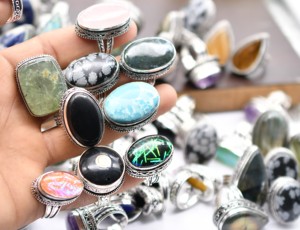 Anillos Hechos a Mano de Latón Macizo con Baño de Plata Original, Lote de Anillos con Cristales Surtidos y Piedras Preciosas Mixtas, Baño de Plata sobre Latón, Tallas 5 a 10 - Product Image 2