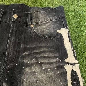Shorts en jean pour hommes, coupe droite, respirants, décontractés, confortables, avec broderies et strass, vente en gros - Product Image 2