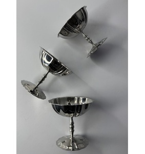 Ensemble de bols à dessert élégants en argent sur piédestal, collection de service de table de luxe pour l'hôtellerie - Product Image 1