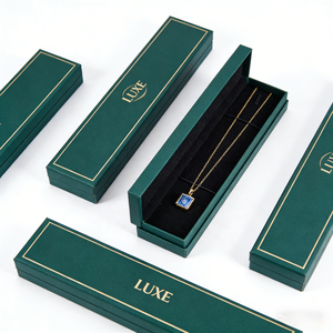 Emballages pour bijoux, boîtes carrées en carton, papier couché, laminage mat, gaufrage pour boucles d'oreilles, colliers - Recyclables - Product Image 1