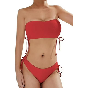 Ensemble bikini rouge sans bretelles, haut côtelé, bas à nouer sur les côtés, maillot de bain deux pièces pour femme, couleur unie, haute élasticité, logo sur le devant - Product Image 1