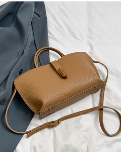 Sac fourre-tout antivol en cuir PU pour femme avec bandoulière amovible, fermeture éclair, compartiment pour ordinateur, minimaliste, marron - Product Image 5