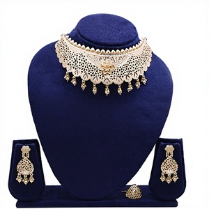 En gros, Colliers ras-de-cou plaqués or 14K 18K 24K, Ensemble de bijoux en laiton doré à motif floral traditionnel, Ensemble de bijoux de mode - Product Image 1