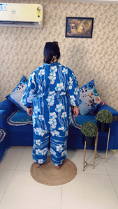 ชุดเซ็ตทำงานผ้าฝ้ายแท้พิมพ์ลายดอกไม้สำหรับผู้หญิง |   กางเกงขาสั้นเหนือเข่า |   ระบายอากาศได้ดี |   กระเป๋าข้างเดียว |   ขนาดต่างๆ - Product Image 3