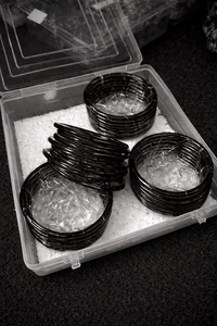 ผู้หญิงและเด็กผู้หญิงชอบกำไลแก้วแฟชั่นที่ทันสมัย ผู้หญิงโดยเฉพาะชอบสวมกำไลในงานแต่งงาน งานฝีมือจากเรซิ่น - Product Image 4