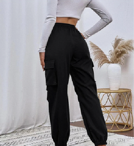 Pantalon cargo élégant pour femme avec poches à rabat latérales, taille mi-haute, 4 poches, design anti-plis pour l'été, idéal pour le bureau et les soirées - Product Image 1