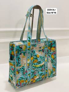 Sac fourre-tout à bandoulière en coton matelassé floral de style mode de haute qualité pour femmes, avec fermeture éclair, grande capacité, idéal pour le shopping - Product Image 6