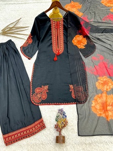 Nouvelle collection de robes de coton Salwar Kameez avec dupatta pour mariage et festivals, disponibles à prix abordable - Product Image 3