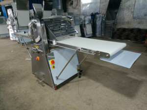 Machine <span class=keywords><strong>à</strong></span> laminer la <span class=keywords><strong>pâte</strong></span> OEM ODM, machine <span class=keywords><strong>à</strong></span> rouler la <span class=keywords><strong>pâte</strong></span> pour restaurant, traiteur, cuisine centrale, ligne de traitement de la <span class=keywords><strong>pâte</strong></span> commerciale - Product Image 6