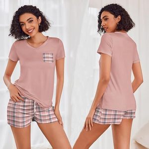 Conjunto de pijamas de 2 piezas para mujer, camiseta de manga corta con cuello en V, pantalones cortos a cuadros, ropa de dormir de algodón suave, ropa informal de verano - Product Image 3