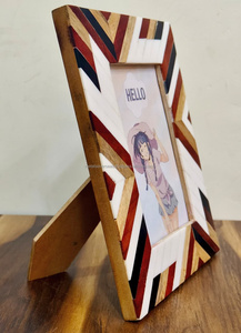 Cadre photo en bois fait main avec design chevron Cadre photo en bois multicolore pour décoration de table et cadeau - Product Image 4