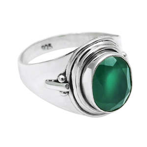 Anillo de Plata de Ley 925 de Estilo Bohemio, Vintage y Antiguo, con Corte Ovalado de Ónix Verde, Joyería Boho a Precio de Mayoreo - Product Image 1