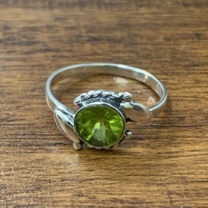 2.1 Grams <b>Peridot</b> Fashion <b>Ring</b> - Product Image 1
