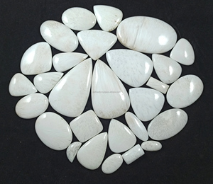 Scolecite blanche naturelle, pierre précieuse en vrac, cristal de zéolite blanc laiteux, cabochon, lot en gros pour bijoux et collection - Product Image 1