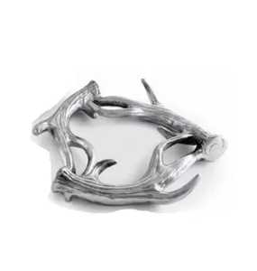 Sous-plat rustique en métal argenté avec motif de bois de cerf, résistant à la chaleur, support pour plat chaud, protection de table - Product Image 1