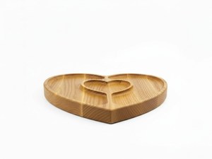 Bandeja de servir de madera natural en forma de corazón, set de regalo para el Día de San Valentín, plato romántico con forma de corazón para queso, frutas y charcutería. - Product Image 2