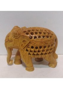 Éléphant décoratif en bois crème avec sculptures ornementales et détails foncés pour collections de décoration intérieure traditionnelle - Product Image 2