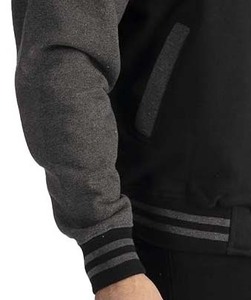 แจ็คเก็ตเบสบอลวาร์ซิตี้ผู้ชายทรงโอเวอร์ไซส์ ผ้าฝ้ายแท้ 100% คุณภาพสูงจากโรงงาน พร้อมปักโลโก้ตามสั่ง สำหรับฤดูหนาว - Product Image 6