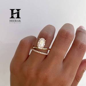 Anillo de Diamante Ovalado Cultivado en Laboratorio, con Capas Integradas, Pavé, Halo Oculto, Oro de 18K en Dos Tonos, Joyería Nupcial Certificada - Product Image 2