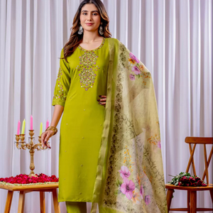 Ensemble Kurti et pantalon brodés élégants avec dupatta à imprimé numérique – Collection de vêtements ethniques indo-occidentaux - Product Image 1