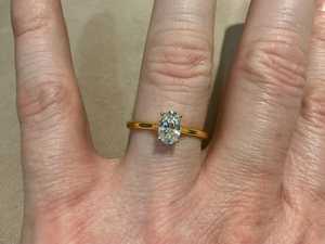 Anillo Solitario de Moissanita con Corte Ovalado de Moda para Unisex, Plata 925 Original con Baño de Oro, Joyería Fina para Cumpleaños y Deseos para Ella - Product Image 4