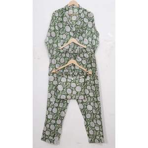 Ensemble de pyjama 100% coton fait main, magnifique, col rabattu, imprimé floral, léger, respirant, doux, toutes saisons, cadeaux pour femmes - Product Image 5