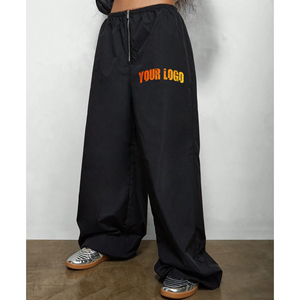 Pantalon cargo pour femme en polyester/coton, taille élastique, avec logo personnalisé, en polaire, style streetwear, poches cargo, écologique - Product Image 3