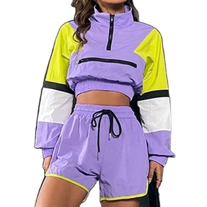 Ensemble 2 pièces coupe-vent en nylon pour femme, avec capuche, couleur unie, respirant, écologique, comprenant un sweat-shirt demi-zip et un short de survêtement court - Product Image 2