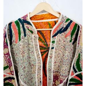 Chaqueta vintage para mujer 100% Kantha, hecha a mano en India, estilo bohemio con bordado, cierre abierto, chaquetas a la moda con estampado floral. - Product Image 2