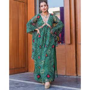 Ensemble de salwar kameez décontracté en mousseline de soie verte Bandhani taille XS Kavya, Inde, Pakistan - Product Image 3