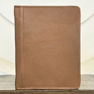 Porte-documents en cuir de vachette artisanal tendance Super Septembre, design floral, classeur professionnel haut de gamme pour documents - Product Image 4