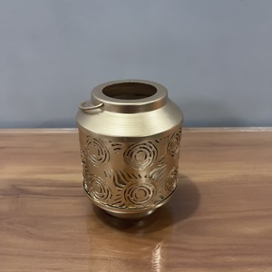 Lanterne votive décorative en fer pour la décoration de Noël à la maison, design artisanal - Product Image 5