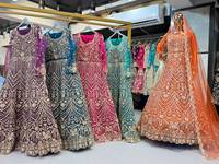 Robe de mariée traditionnelle indienne pakistanaise pour femmes, en chiffon premium brodé avec des paillettes, Lehenga Choli