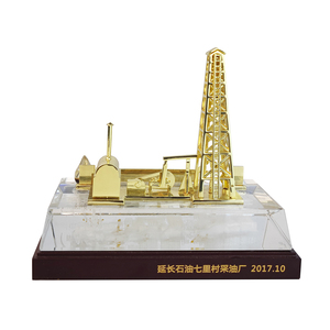 Tùy Chỉnh Mỏ Dầu Tưởng Niệm Thu Thu Nhỏ Giàn Khoan Dầu Trophy Kim Loại Thủ Công Khoan Derrick Mô Hình Cho Ngành Công Nghiệp Năng Lượng Giải Thưởng - Product Image 5