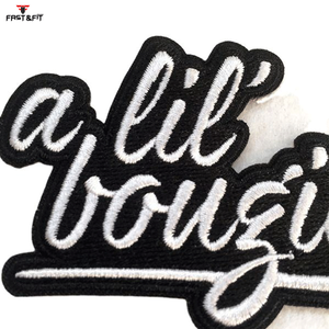 Parches Bordados en 3D de Alta Calidad con Logotipo Personalizado, Precio Económico, Borde Adhesivo Merrow para Gorras, Color y Tamaño Personalizados - Product Image 6