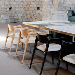 Silla de Comedor Moderna Tapizada en Madera con Reposabrazos Curvos, Estructura de Madera Sólida para Hotel, Restaurante y Hogar - Product Image 5