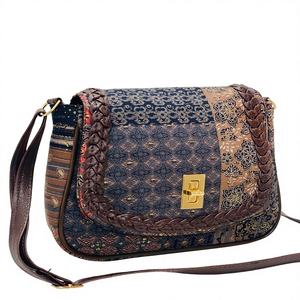 Bolso Bandolera Moderno de Algodón Natural Suave con Estampado Étnico, Borde Trenzado, Cierre Magnético de Torsión, Estilo Artesanal - Product Image 1