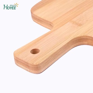 Planche à découper rectangulaire en bois naturel avec poignée intégrée et trou de suspension, écologique, passe au lave-vaisselle, REHMAN CRAFT - Product Image 5