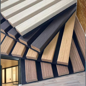 Panneaux muraux suspendus en bois massif MDF avec design incurvé, placage de bois imperméable, lattes acoustiques insonorisantes pour villa et hôtel - Product Image 1
